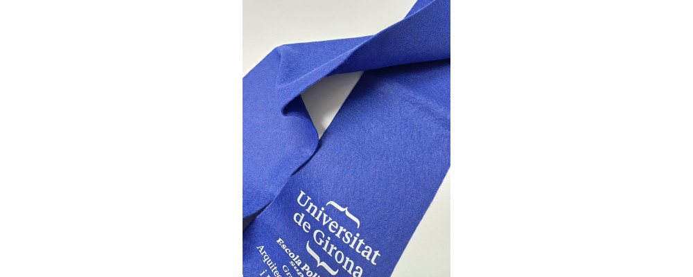 Detalle beca banda graduación fieltro personalizada para Universidad