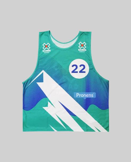 Fabricante de petos para esquí con los laterales cosidos