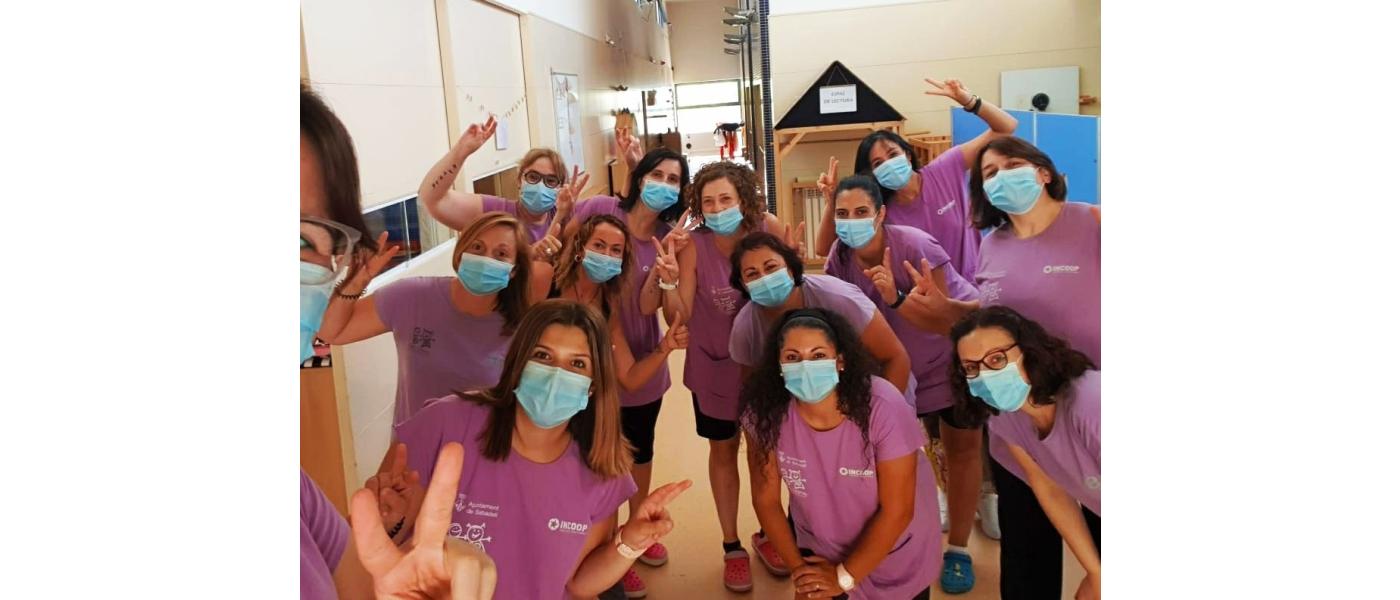 Fabricant de blouse évasée personnalisée pour éducatrice de la petite enfance - modèle lilas