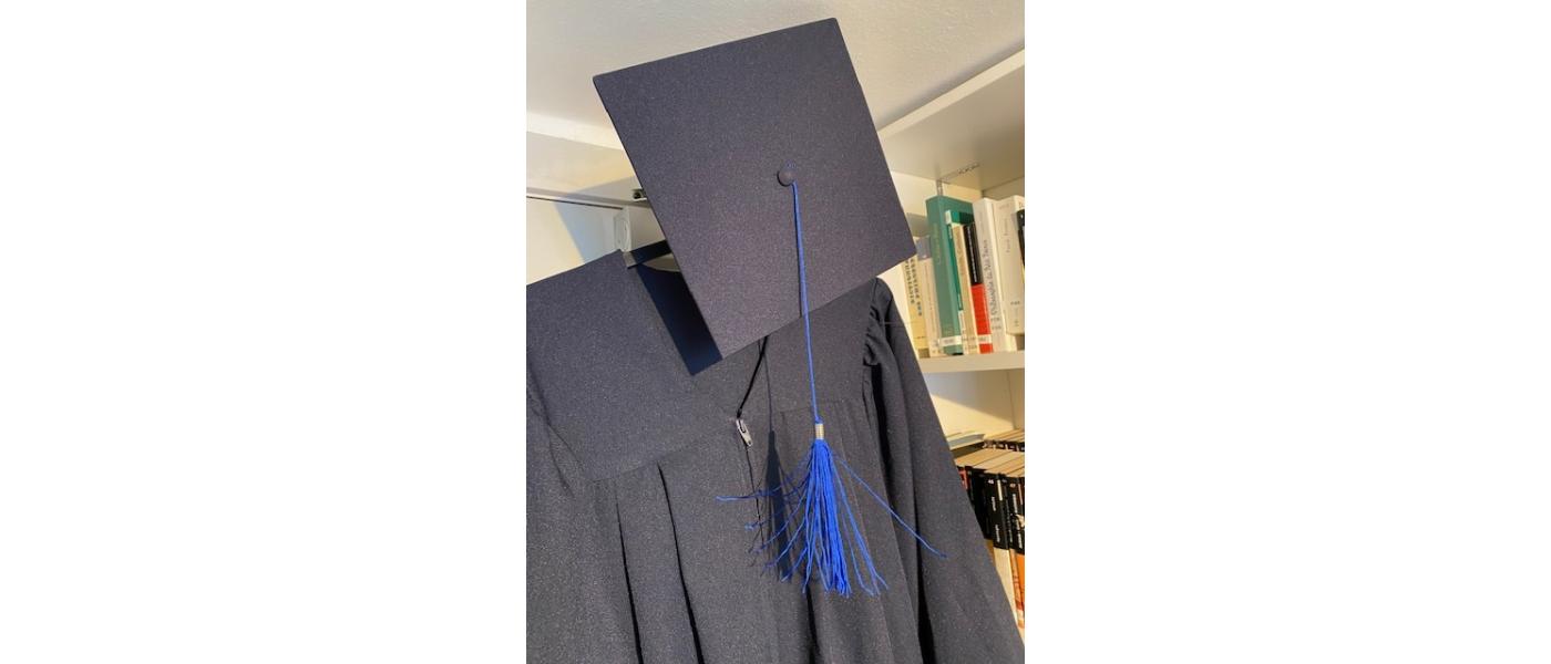 Manufacturer of custom graduation gowns for schools, universities, and companies 004