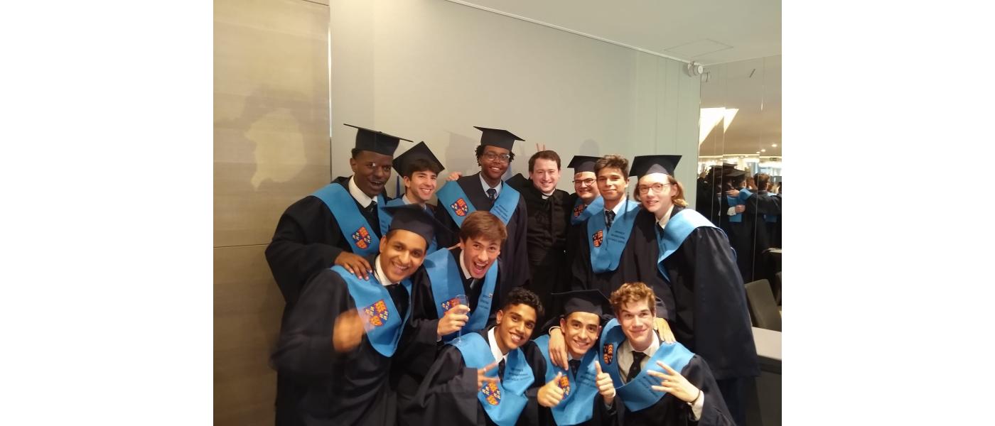 Manufacturer of personalized graduation gowns for schools, universities, and companies 002