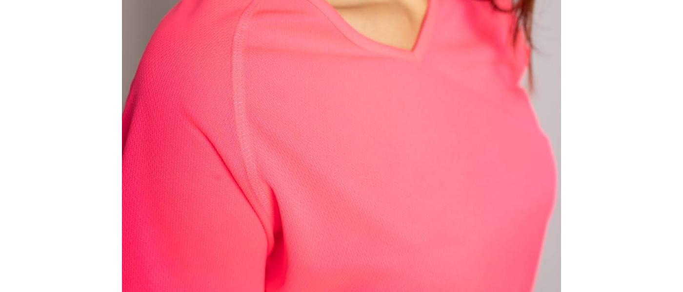 Fabricante camiseta entallada deporte rosa carrera de la mujer personalizada - detalle