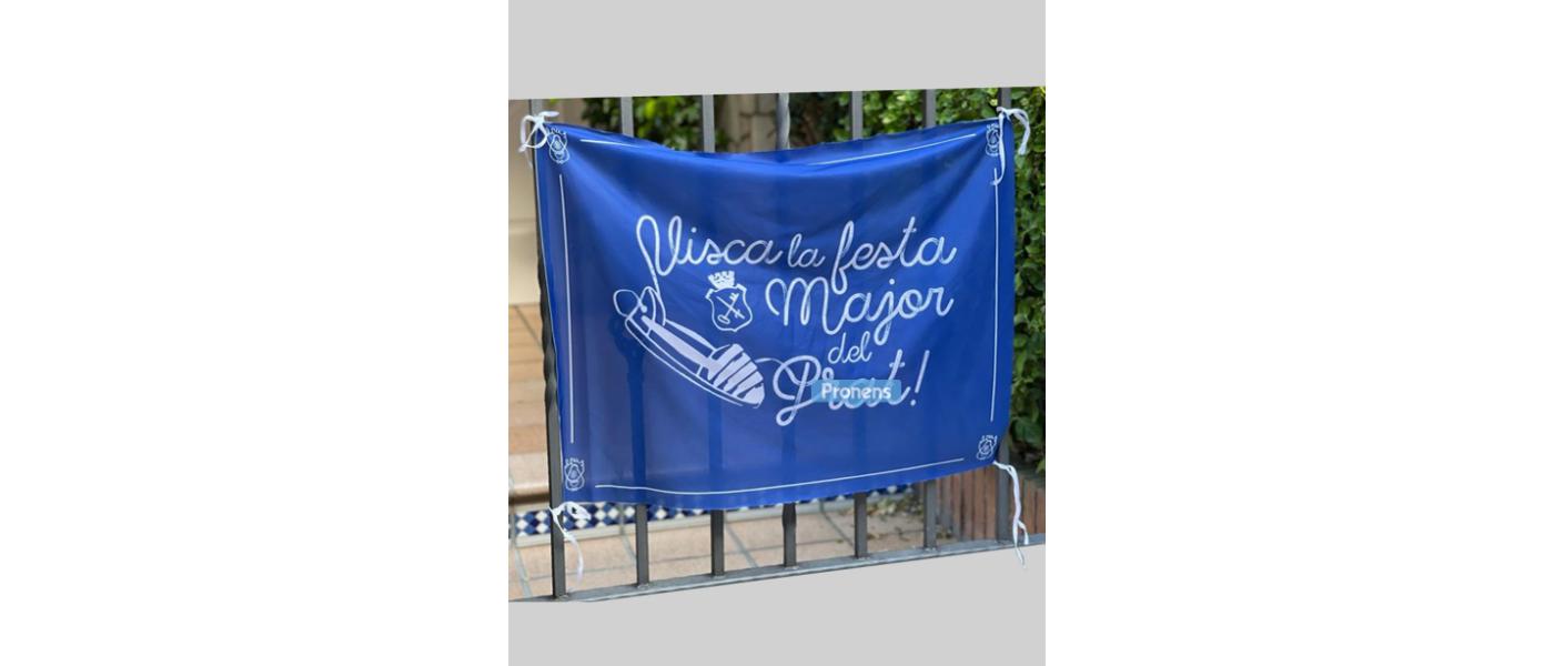 Fabricante de domassos banderas para colgar en balcón personalizadas