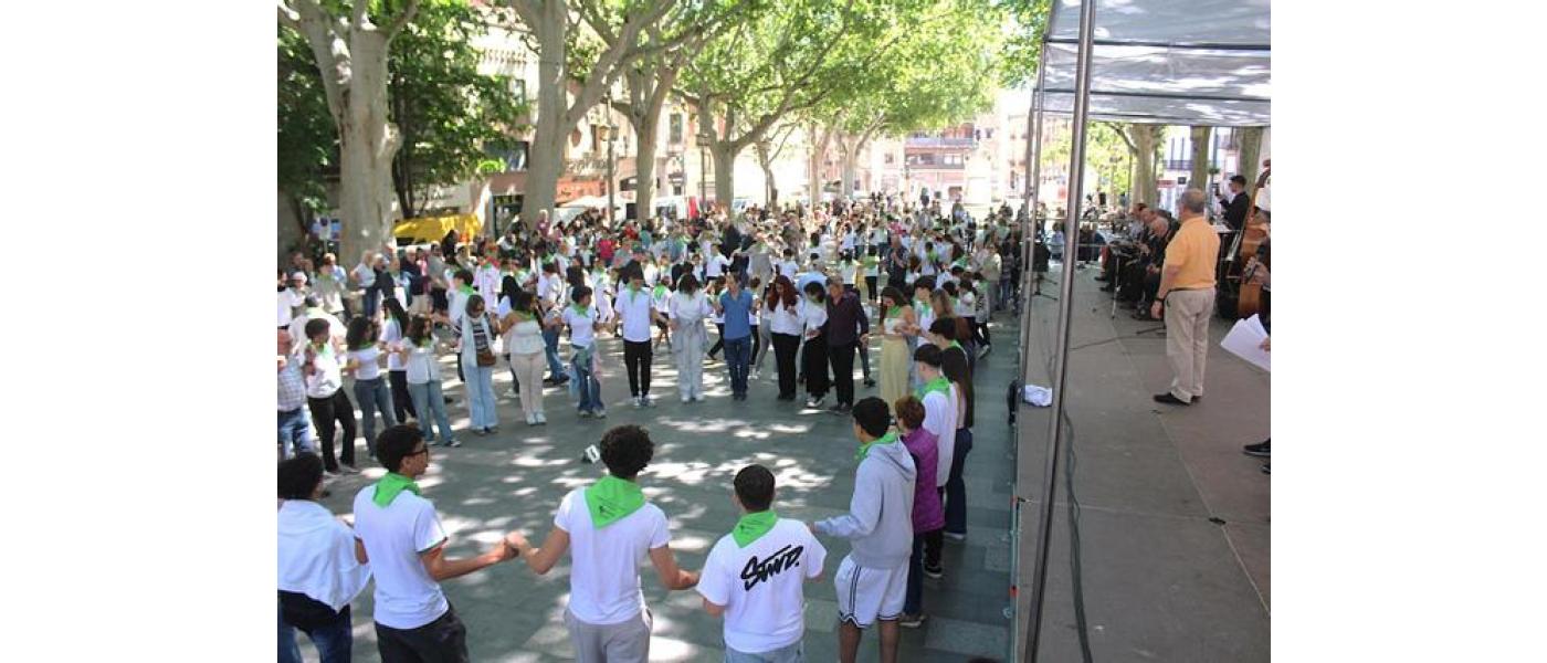 Pañuelo tejido suave popelín algodón personalizado para aplec sardana ajuntament de figueres de PRONENS