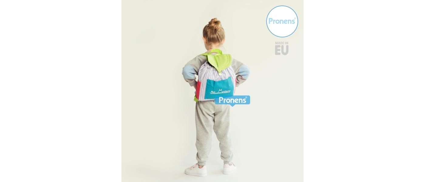 modelo 4 años con mochila tela acolchada de espalda